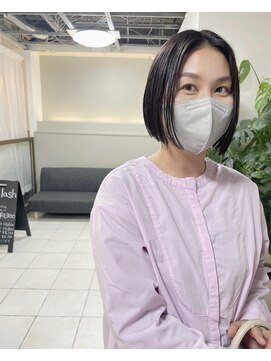 ユーリ(juli) 春服に合うボブ