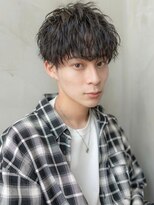 イオ 本厚木(io)&nbsp;黒髪マッシュニュアンスパーマビジネスメンズカット刈り上げ