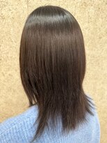 ガーディナ(Gardina)&nbsp;ウルフカット　艶感　縮毛矯正　ストレート　髪質改善　ベージュ