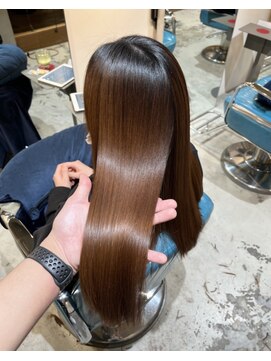 リラエ(Lyrae) 縮毛矯正/髪質改善/美髪カラー/トリートメント【大阪/西梅田】