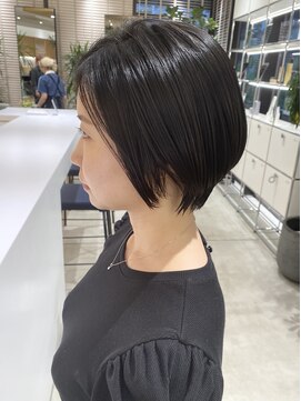 ステアケース 武蔵小杉店(stair:case) 大人ショートレイヤー/耳かけ/白髪ぼかし/髪質改善30代40代50代