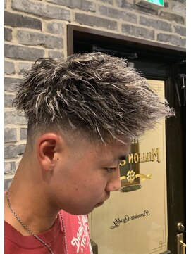 ミリオンバックス 御徒町店(Million Backs) ツイストパーマ<理容室>[メンズ/眉毛/バーバー/御徒町]