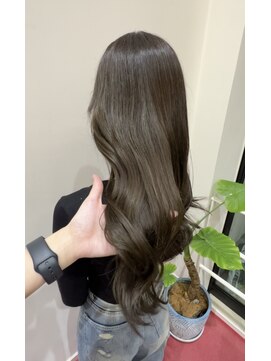 ユーシンエクラ(Yushin eclat) くびれレイヤー × オリーブグレージュ