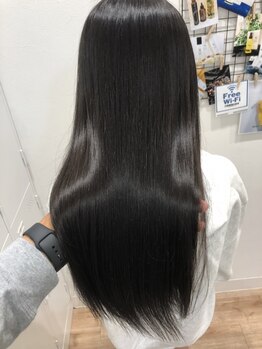 ケリー 心斎橋(KELLY)の写真/【心斎橋駅徒歩5分】ケアに特化したoggi otto認定サロンだからこそ縮毛矯正もダメージレスに★【完全個室】
