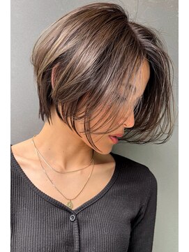 トルネード(TORNADO) 外国人風前下がりレイヤーショートボブ　n7.6.6