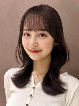 オーラ オモテサンドウ(Aura omotesando) 艶カラー × 似合わせレイヤーカット