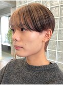 メンズマッシュとも相性の良いミルクティーカラー
