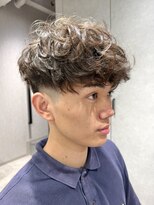 テクト バイアッシュ 吉祥寺店(Tect by Ash)&nbsp;海外風スペインカールフリンジカットテーパーフェード