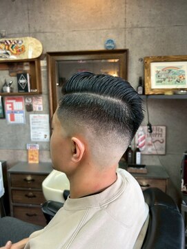 アールズ ヘア(R's hair) MEN’S HAIR/波巻きツイストスパイラル/リバースセンターパート