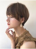 フォギーベージュ/ウェーブパーマ/耳かけ/ショート