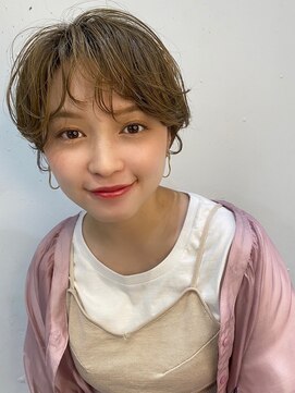 キー(kii) ハイトーンカラー×ショートカット