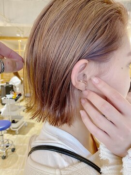 アンドチル 渋谷(AND CHILL) ヌーディべージュ/切りっぱなしボブ/透明感カラー/金髪ボブ 渋谷