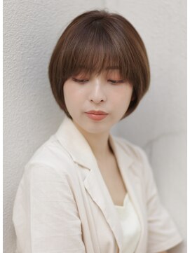 ナイン(nine) 【吉祥寺/荻野元気】ショートボブ レイヤー 白髪 40代50代60代