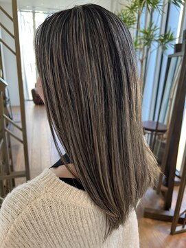 プラスシー(+C) 白髪ぼかし繊細ハイライト/脱白髪染め/福岡地毛にハイライト