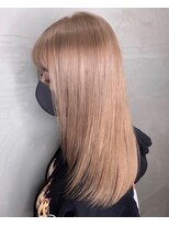ピンクベージュ