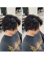 ブライト(BRIGHT)&nbsp;ツイストスパイラルパーマセンターパートウルフ