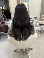 アナ ラーナ(Anna Lanna)&nbsp;ダークグレージュ、レイヤーカット、ミディアムレイヤー