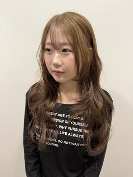 シータ 大山(THETA) レイヤーカット/ロングヘア/ベージュカラー