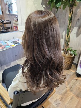 ルリラ(RURIRA) ゆる巻きオリーブベージュカラー