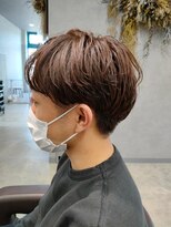 リット×ベリエ(Lit.×belier)&nbsp;センターパートメンズマッシュパーマニュアンスパーマ刈り上げ