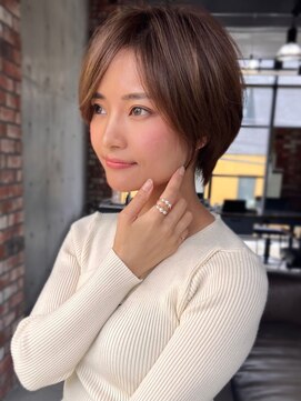 ザシー オモテサンドウ(The C) 20代30代40代ナチュラル大人可愛いレイヤースタイル