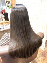 ユー(U.)&nbsp;重すぎないシルエットで王道愛されロング♪