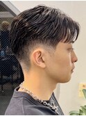 センターパート×ナチュラルショート×艶黒髪×綺麗な刈り上げ