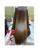 <最新＞ノンアルカリ縮毛矯正【横浜／横浜駅】