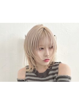 《freera》でもっと自由にオシャレを楽しむ。ハイライト/ブリーチなどで外国人風の抜け感カラーに☆