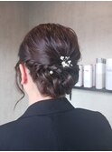 ミディアムまとめ髪スタイル