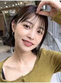 切りっぱなしボブチェリーブラウンミニウルフ前髪縮毛矯正表参道