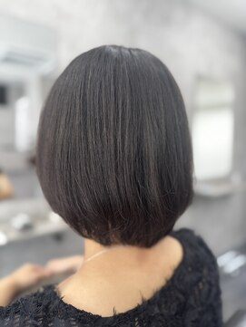 アールフォー 立石(R.4) 内巻きボブ