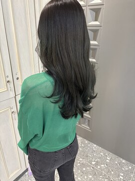 ミリム 栄矢場町店(MIRiM) 【栄、矢場町】グリーンカラー×レイヤーカット