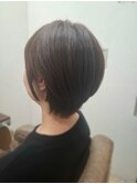 丸みシルエットのショート