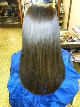 ロイ プラスアティック(roi ＋attic) 谷町六丁目異空間美容室◆毛髪診断士◆髪質改善◆似合わせカット