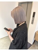 アヴァンスアンス 広島袋町店(AVANCE.ens) ホワイトカラー×切りっぱなしボブ