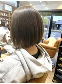 オリーブベージュ×ボブ