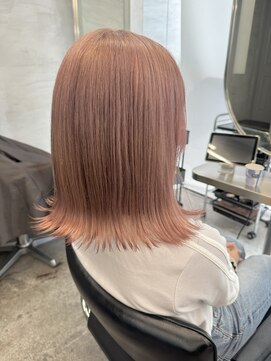 ジーナ 池袋(Zina) #ピンクベージュの切りっぱなしボブ