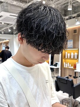 ルーストデラックス 京都河原町三条(ROOST dx) 緩め波巻きパーマ