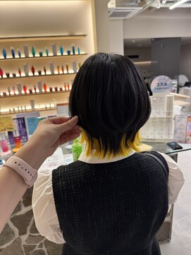 アチーブティルスマートサロン 豊川末広通店(achieve till Smart Salon) 黒髪ショート×イエローカラーインナーカラーウルフカット