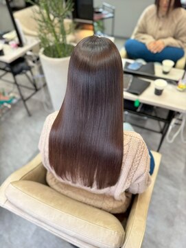 シシ 新宿(She 2.) 最高級髪質改善　☆