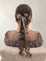 ウィールール 札幌店(WE RULE)&nbsp;韓国風ツヤ感編みおろしヘア 結婚式やライブにおすすめ