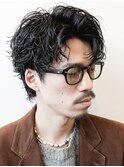 無造作センターパートウルフ波巻きツイストスパイラルパーマ黒髪