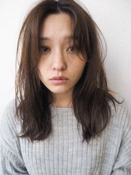 クエント(cuento) 重ためロングに飽きた方に!ちょい足しレイヤーで軽さをプラス