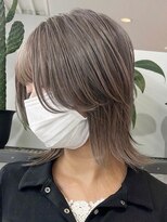 ウィコ 新宿(WICO)&nbsp;シルバーグレーウルフ[ケアブリーチ/ペールベージュ/新宿駅]