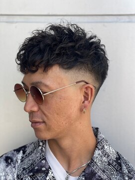 メグロバーバーショップロッポンギ 目黒六(MEGURO BARBER SHOP 6PPONGI) スペインカール