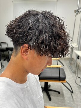 フゥ 宇都宮(FeU) ツイストスパイラルパーマツイストパーマメンズパーマ刈り上げ