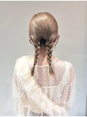 タイトアレンジ 個性派アレンジ 三つ編み ベージュカラー