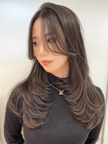 ヨロ 上野(YOLO)&nbsp;ハイライトカラーミルクティーベージュレイヤーカット