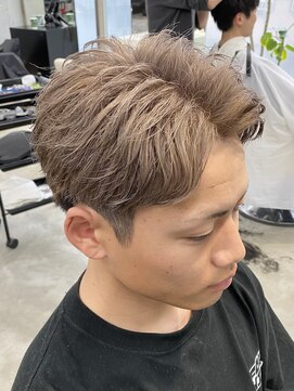 エデアンルクラ 下通(EDEAN Leclat) 熊本メンズカラー ハイトーン ミルクティー MEN'S HAIR ブリーチ